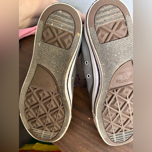 Converse Gray High-Top Sneakers with Purple Laces. Men’s size 9 - Picture 9 of 9